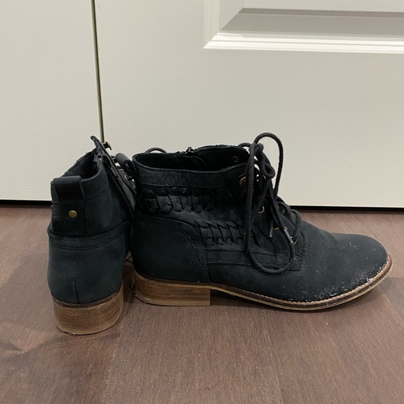 Steve Madden Boots - Picture 2 of 3